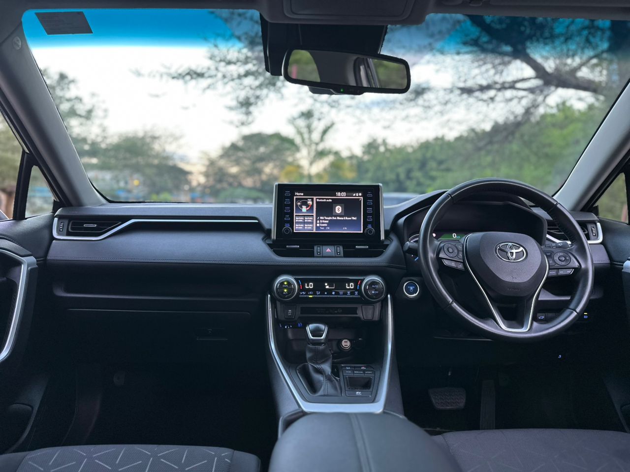 TOYOTA RAV4 thumbnail 5